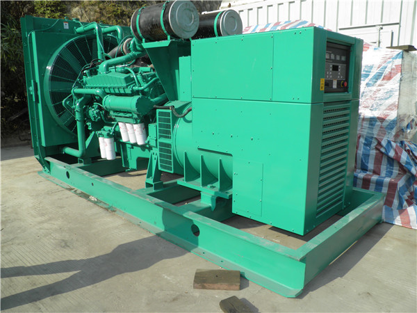 昂昂溪出租发电机 发电机组厂家：柴油发电机组的控制屏的作用是什么？